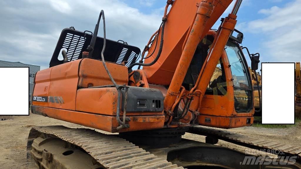 Doosan DX 300 LCA Roomikekskavaatorid