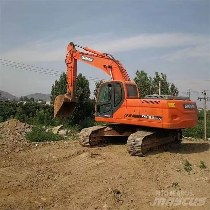 Doosan DX 225 LC-9C Roomikekskavaatorid