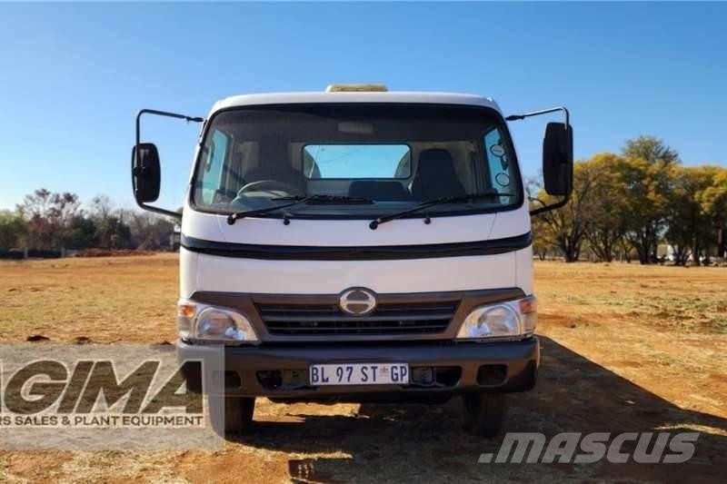 Hino 300 Roll Back Muud veokid
