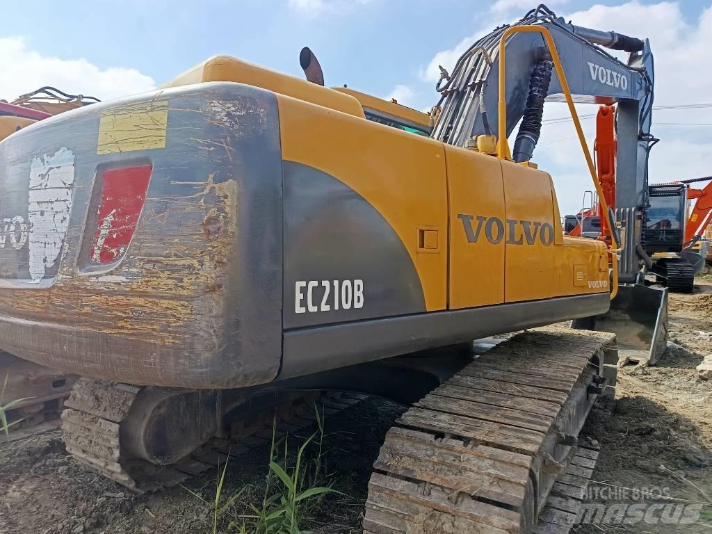 Volvo EC210B Roomikekskavaatorid