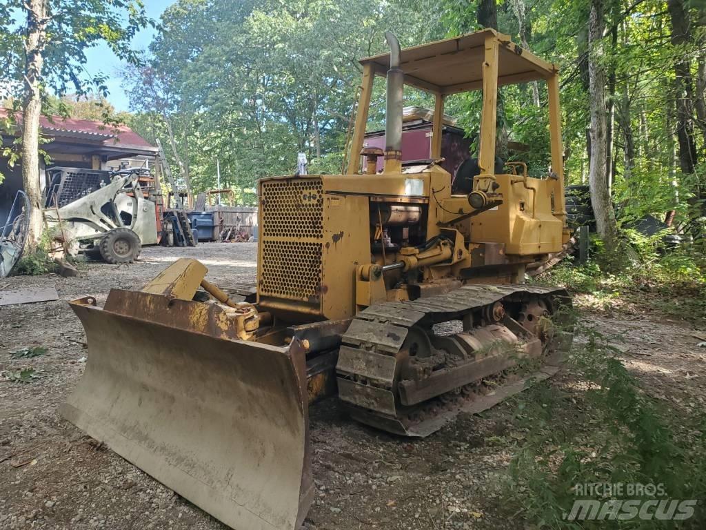 Komatsu D 31 A-17 Buldooserid