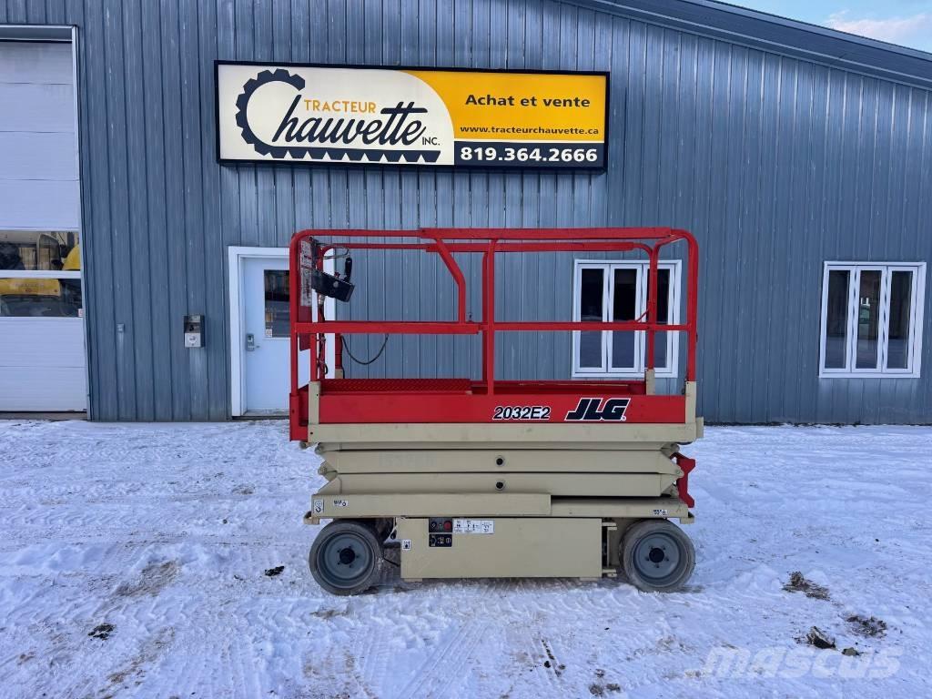 JLG 2032 E 2 Käärtõstukid