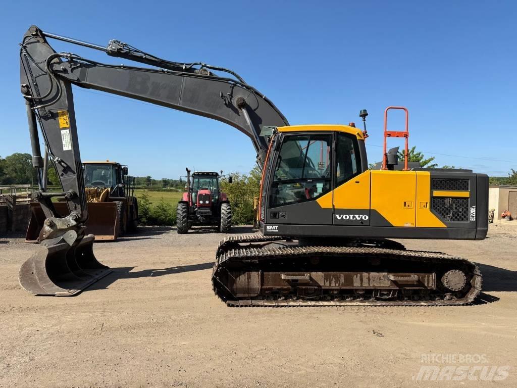 Volvo EC 220 E Roomikekskavaatorid