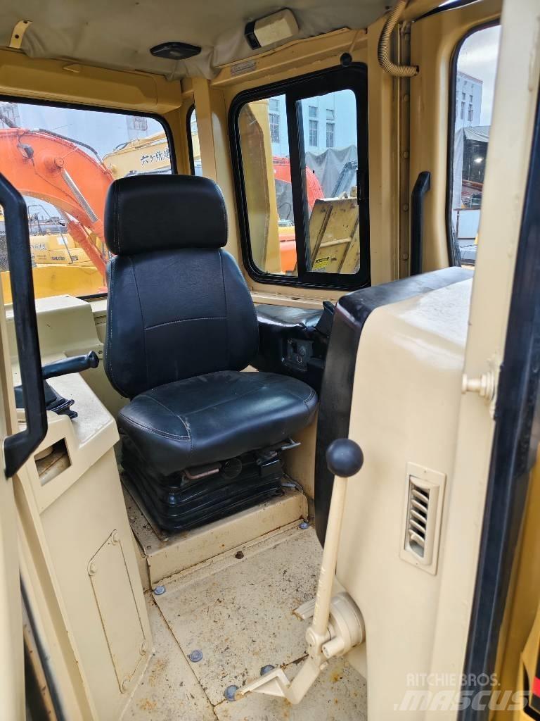 CAT D 7 R Buldooserid