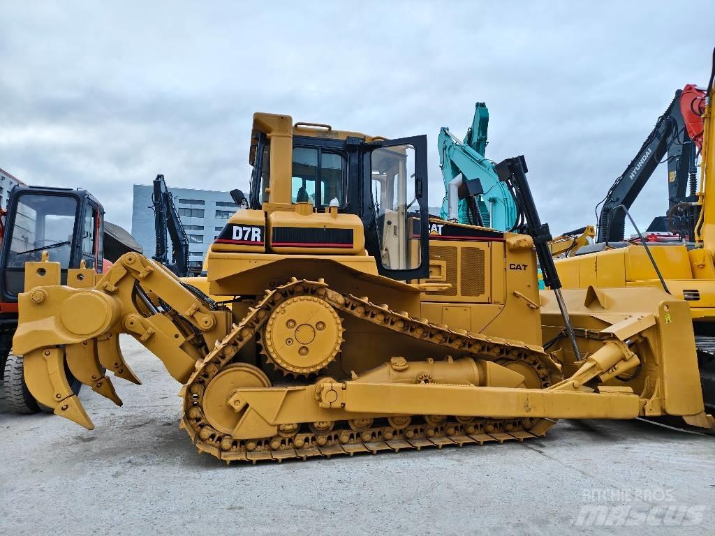 CAT D 7 R Buldooserid
