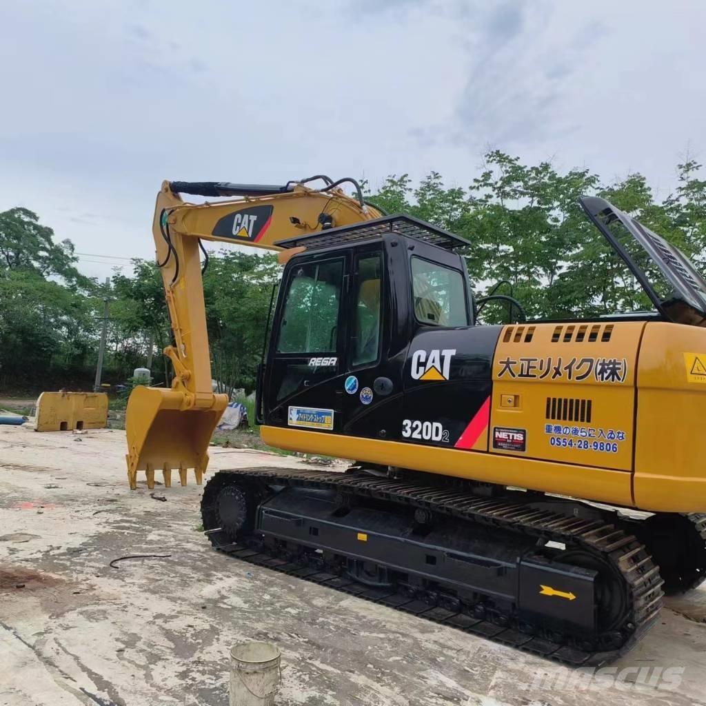 CAT 320D2 Roomikekskavaatorid