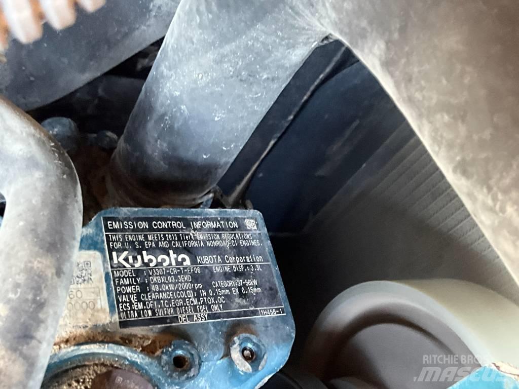 Kubota KX 080-4 Väikeekskavaatorid 7t-12t