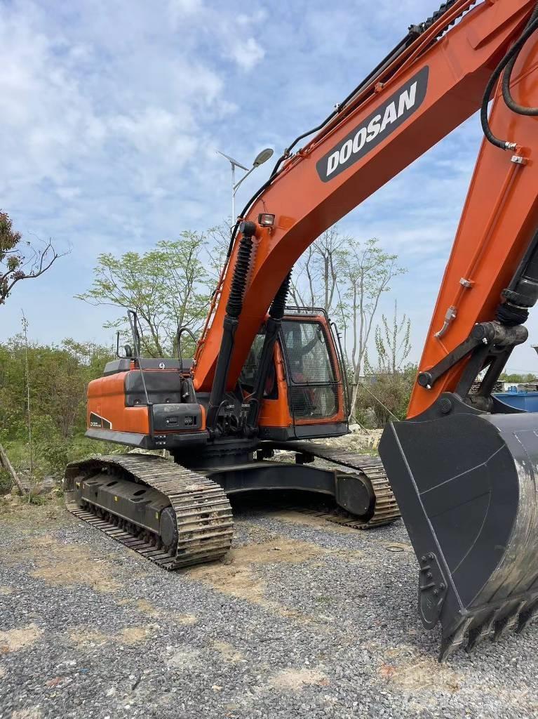 Doosan DX 300 LC Roomikekskavaatorid