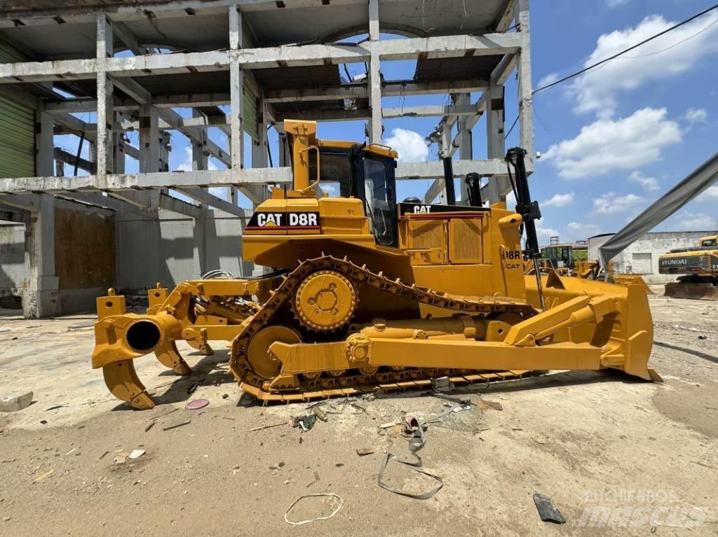 CAT D 7 R Buldooserid