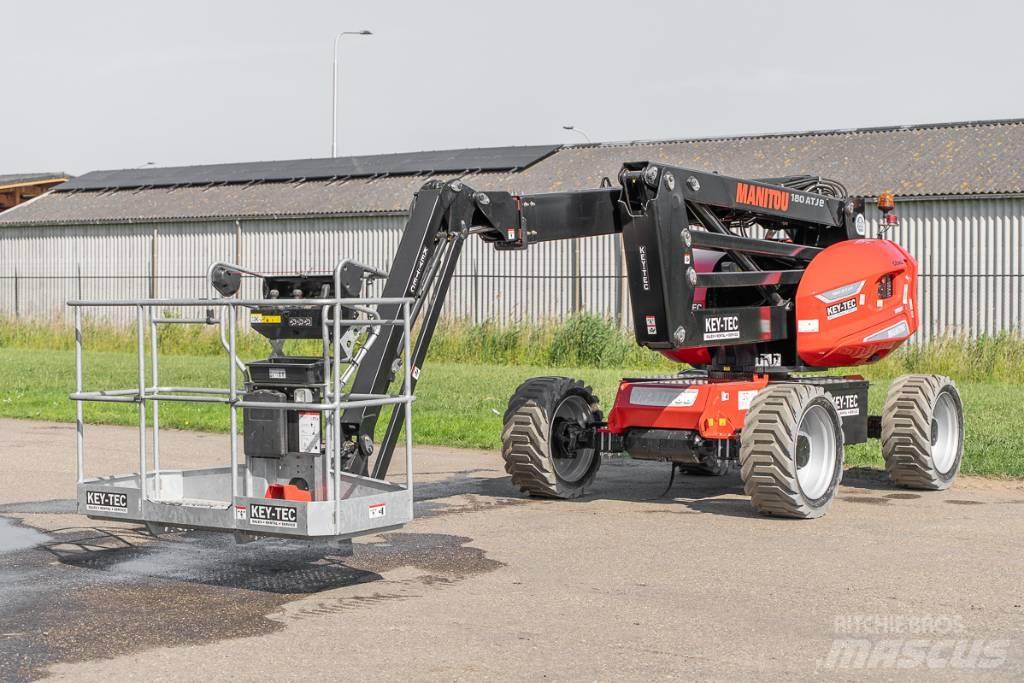 Manitou 180 ATJ e Iseliikuvad poomtõstukid