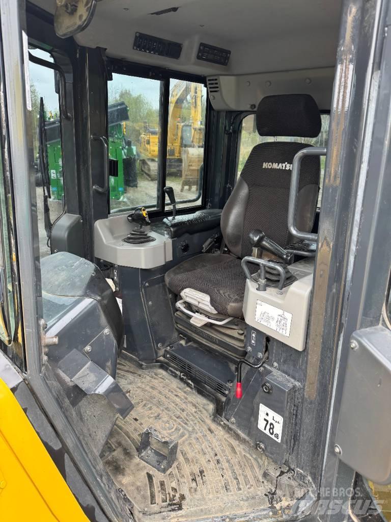 Komatsu D 61 PX-24 Buldooserid