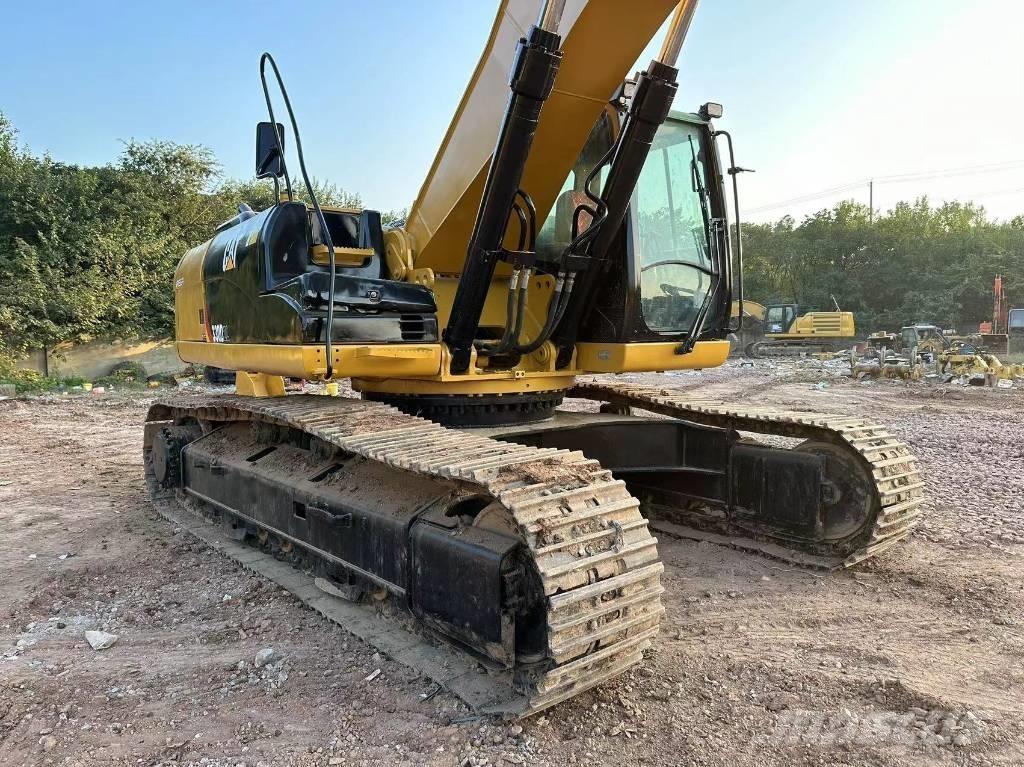 CAT 330 D L Roomikekskavaatorid
