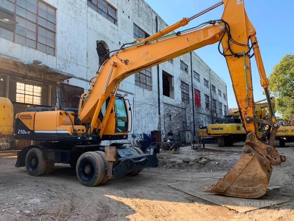 Hyundai R210W-9 Ratasekskavaatorid