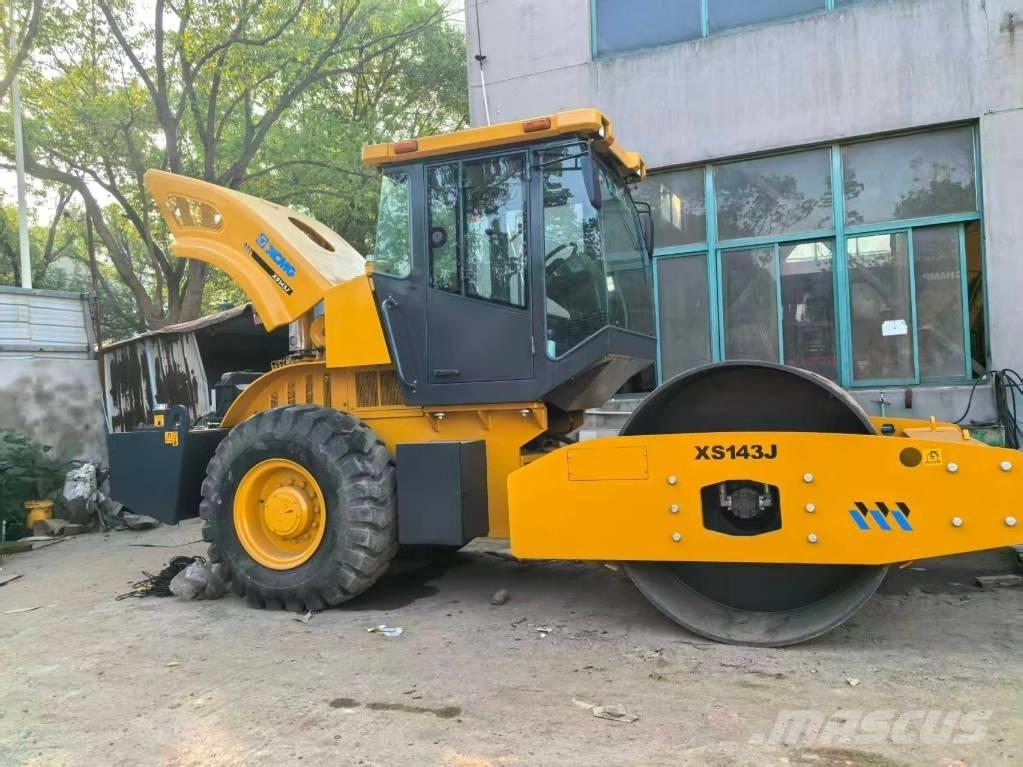 XCMG XS 142 J Ühe trumliga rullid
