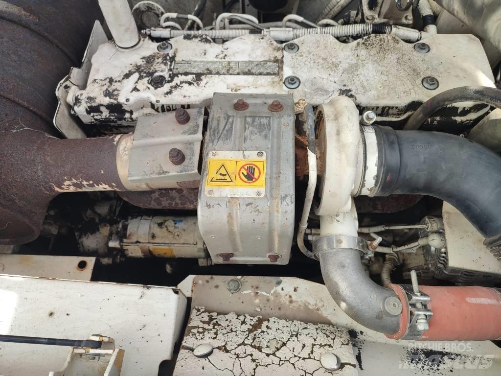 Komatsu PC210 LC-8 Roomikekskavaatorid
