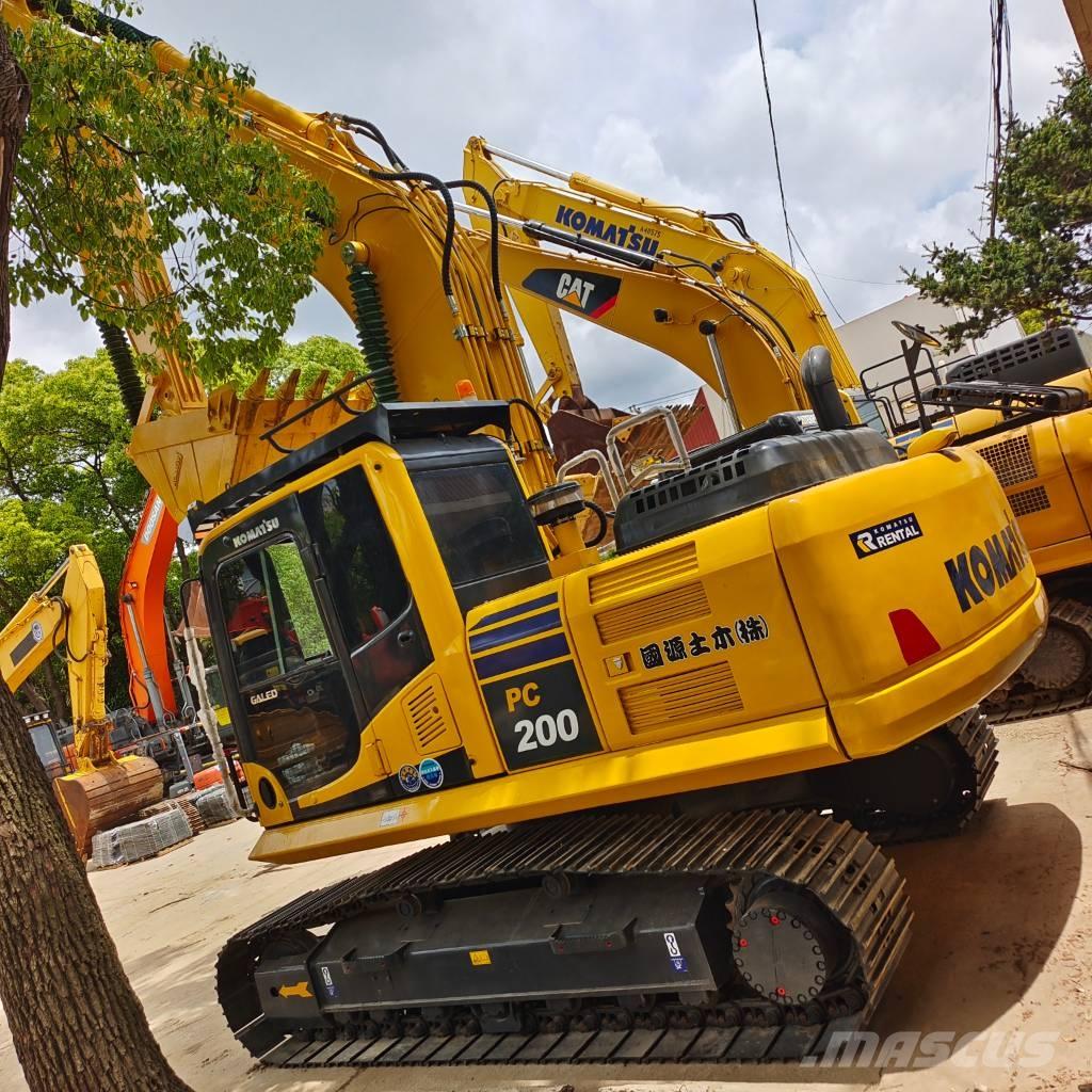 Komatsu PC 200-8 Roomikekskavaatorid