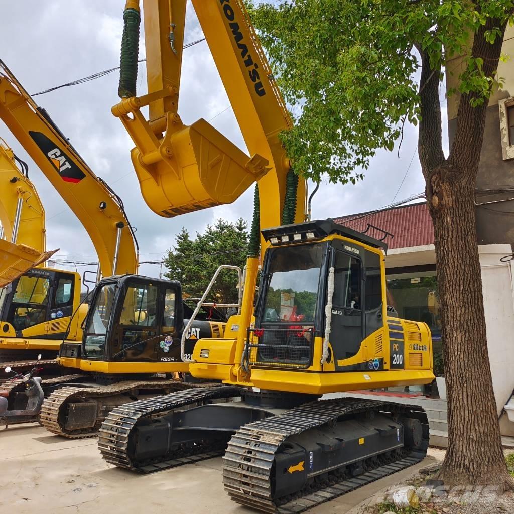 Komatsu PC 200-8 Roomikekskavaatorid
