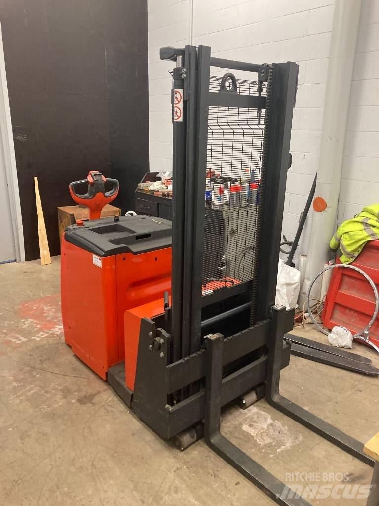 Linde L12AC Järelkäidavad virnastajad