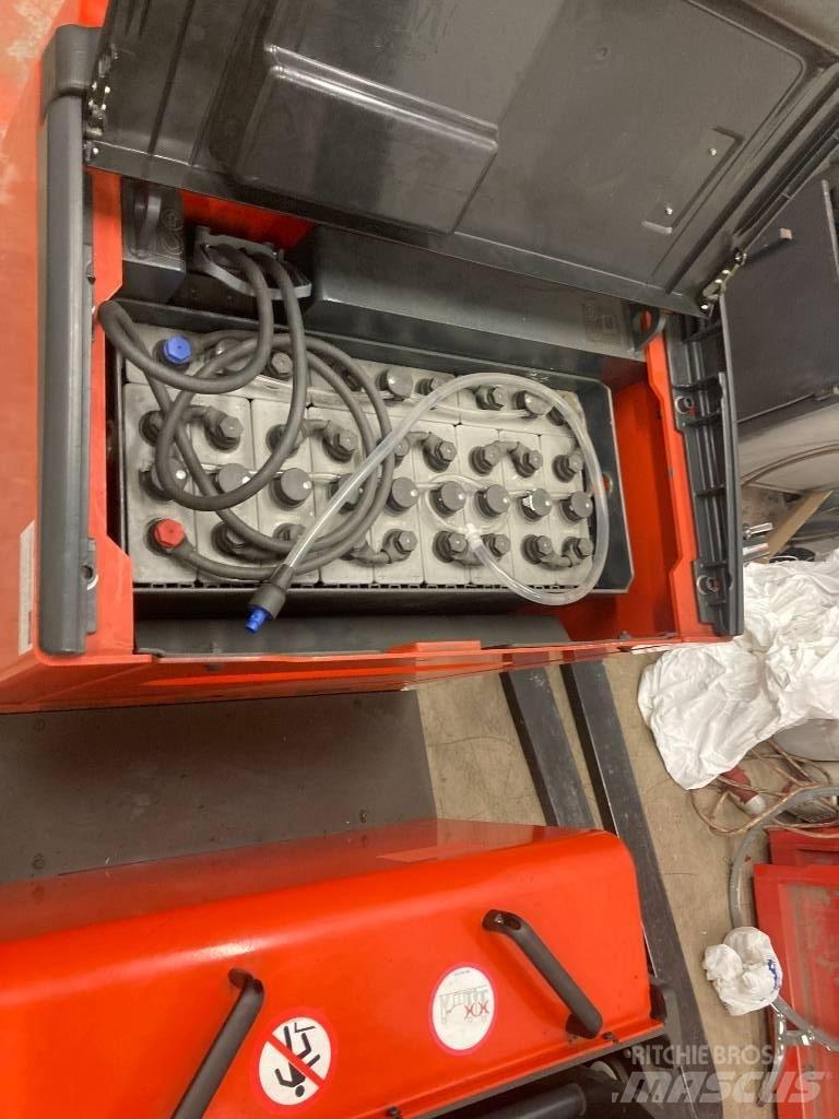 Linde L12AC Järelkäidavad virnastajad