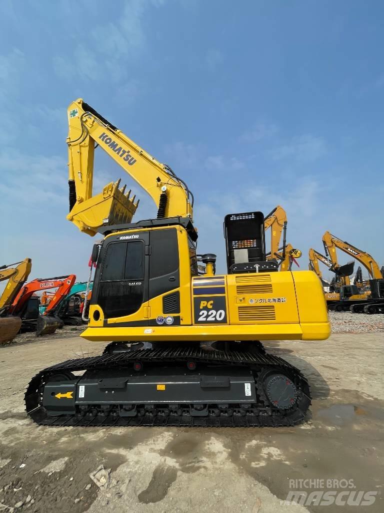 Komatsu PC 220 Roomikekskavaatorid