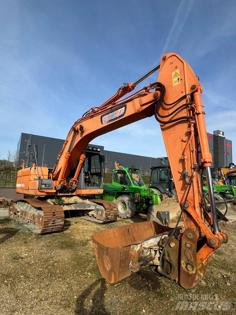 Doosan DX 180 LC Roomikekskavaatorid