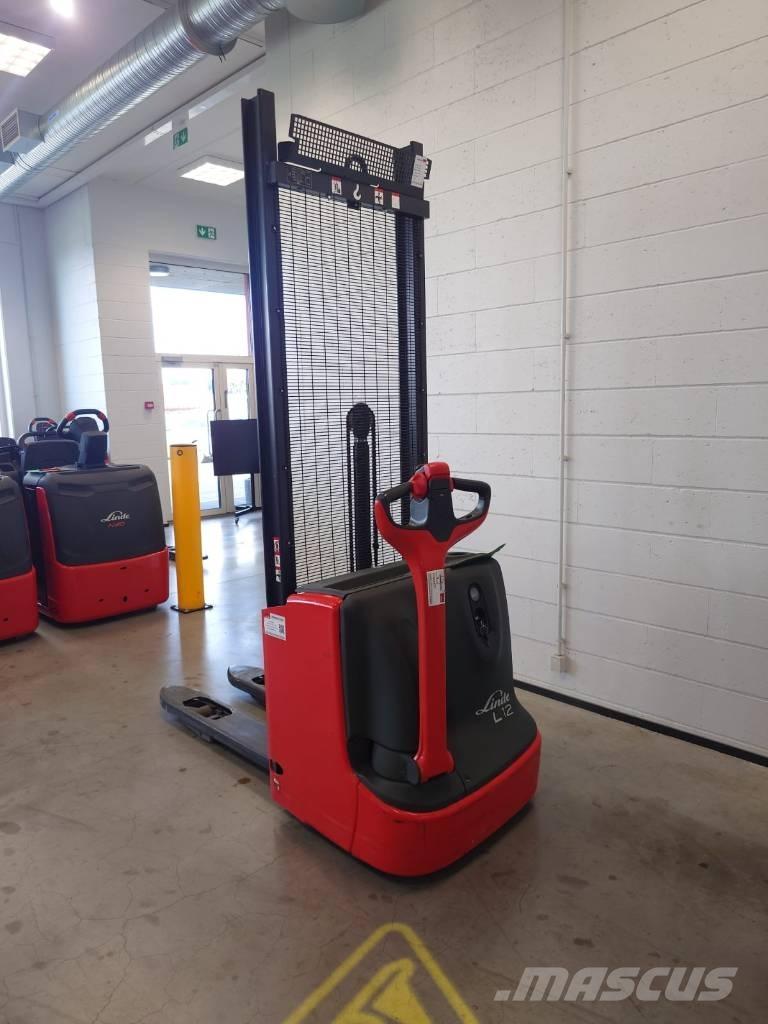 Linde L 12 Järelkäidavad virnastajad
