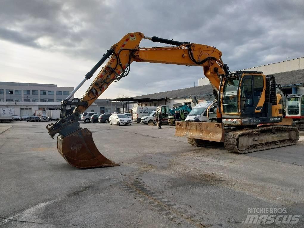 Hyundai HX 235 LCR Roomikekskavaatorid