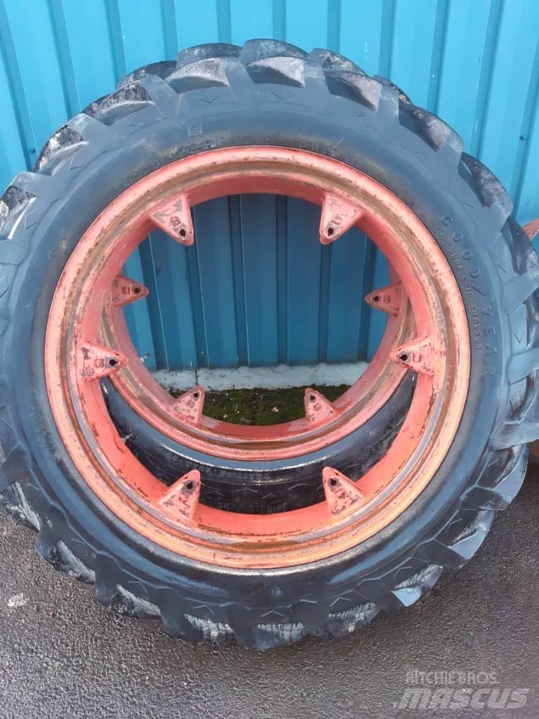 Goodyear 12.4-36 Rehvid, rattad ja veljed