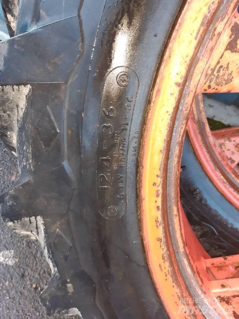 Goodyear 12.4-36 Rehvid, rattad ja veljed