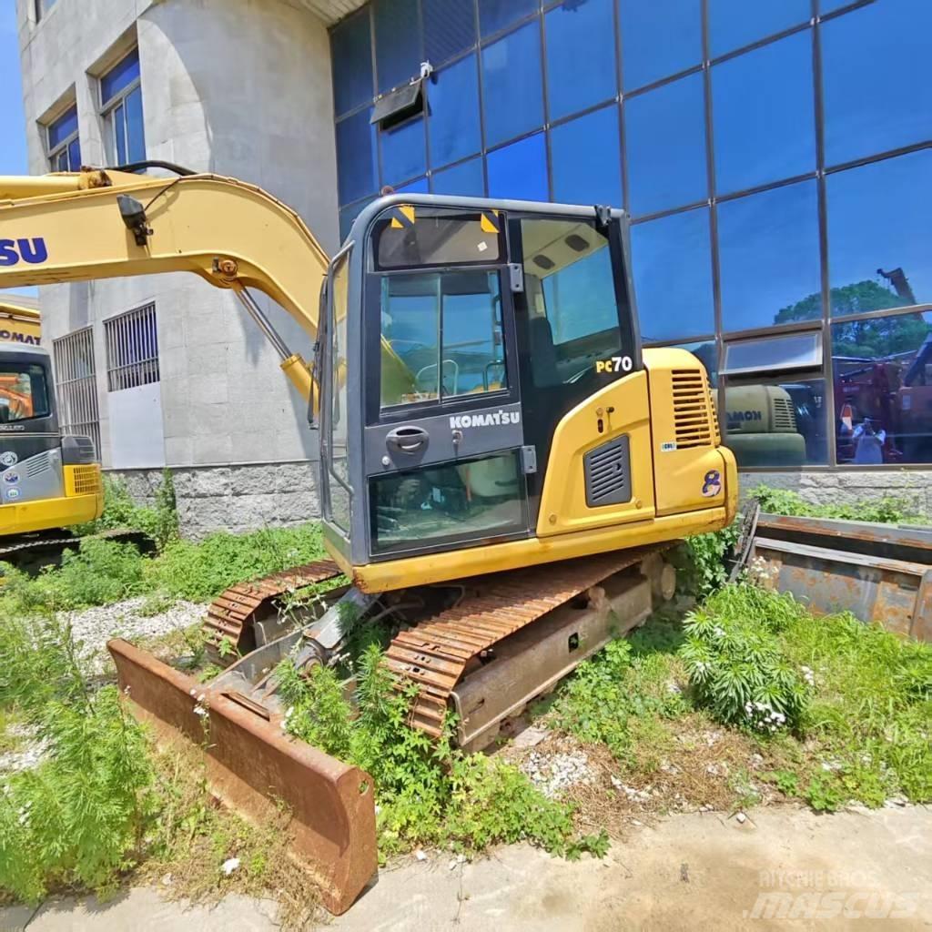 Komatsu PC 70-8 Roomikekskavaatorid