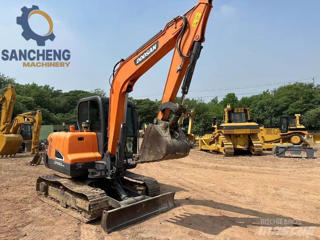 Doosan DX 60 Miniekskavaatorid < 7 t