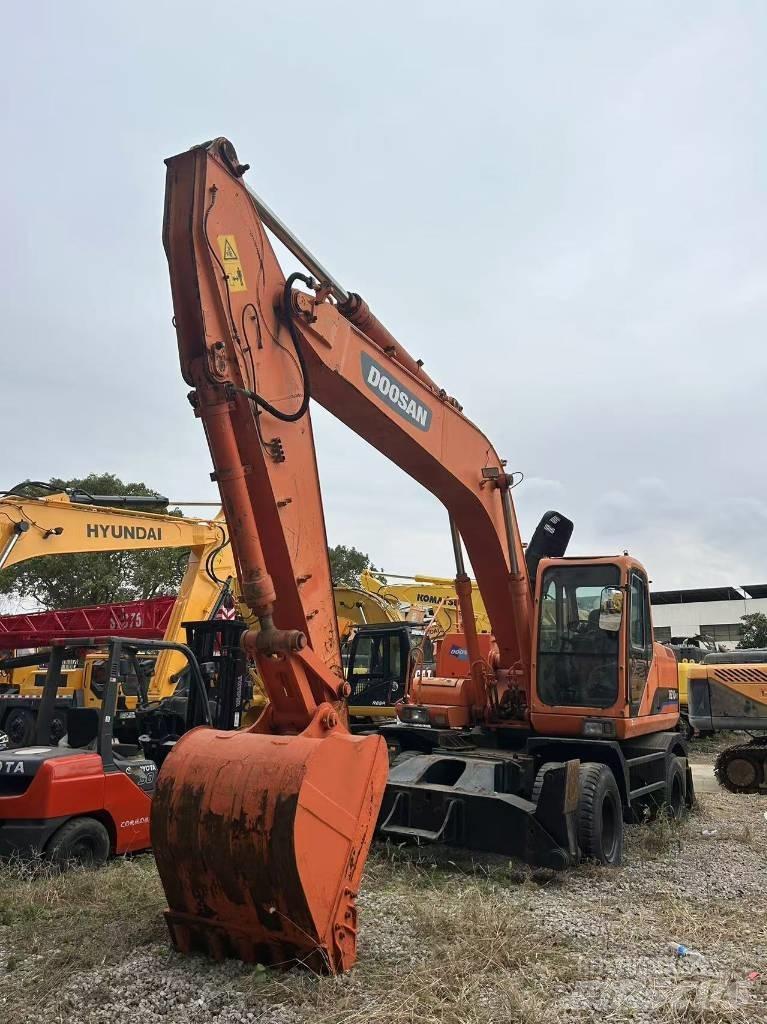Doosan DH 210 W Ratasekskavaatorid