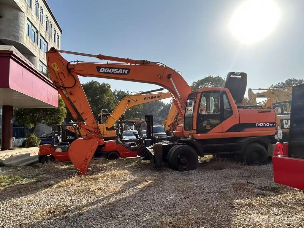 Doosan DH 210 W Ratasekskavaatorid