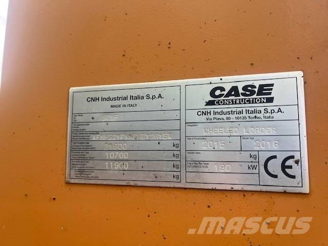 CASE 921 F Rataslaadurid