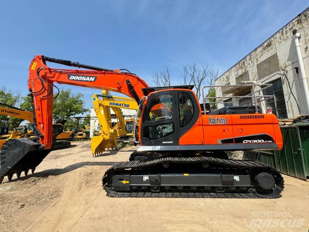 Doosan DX 300 LC-9S Roomikekskavaatorid