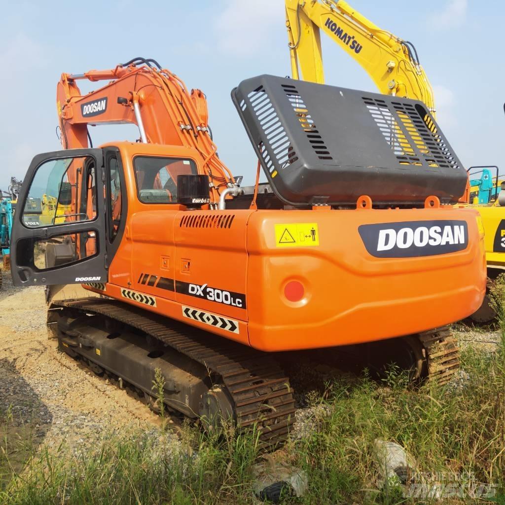 Doosan DX 300 LC Roomikekskavaatorid