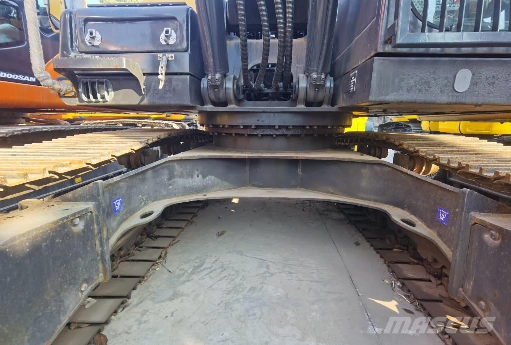 Volvo EC 220 DL Roomikekskavaatorid