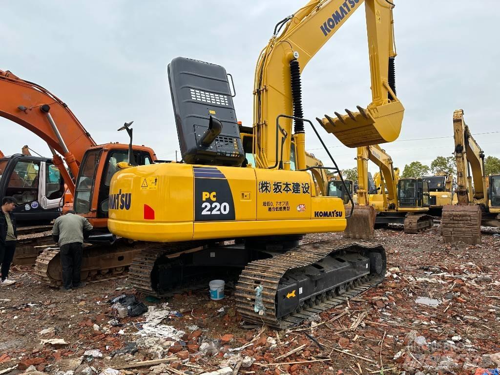 Komatsu PC 220-8M0 Roomikekskavaatorid