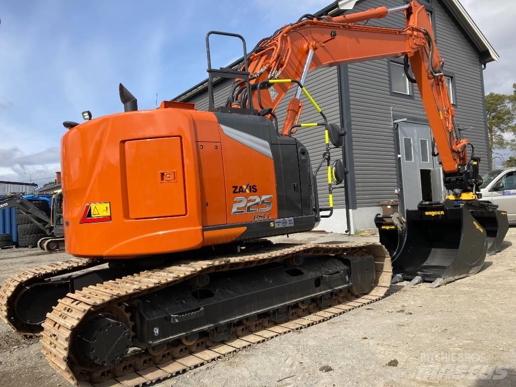 Hitachi ZX 225 US LC Roomikekskavaatorid