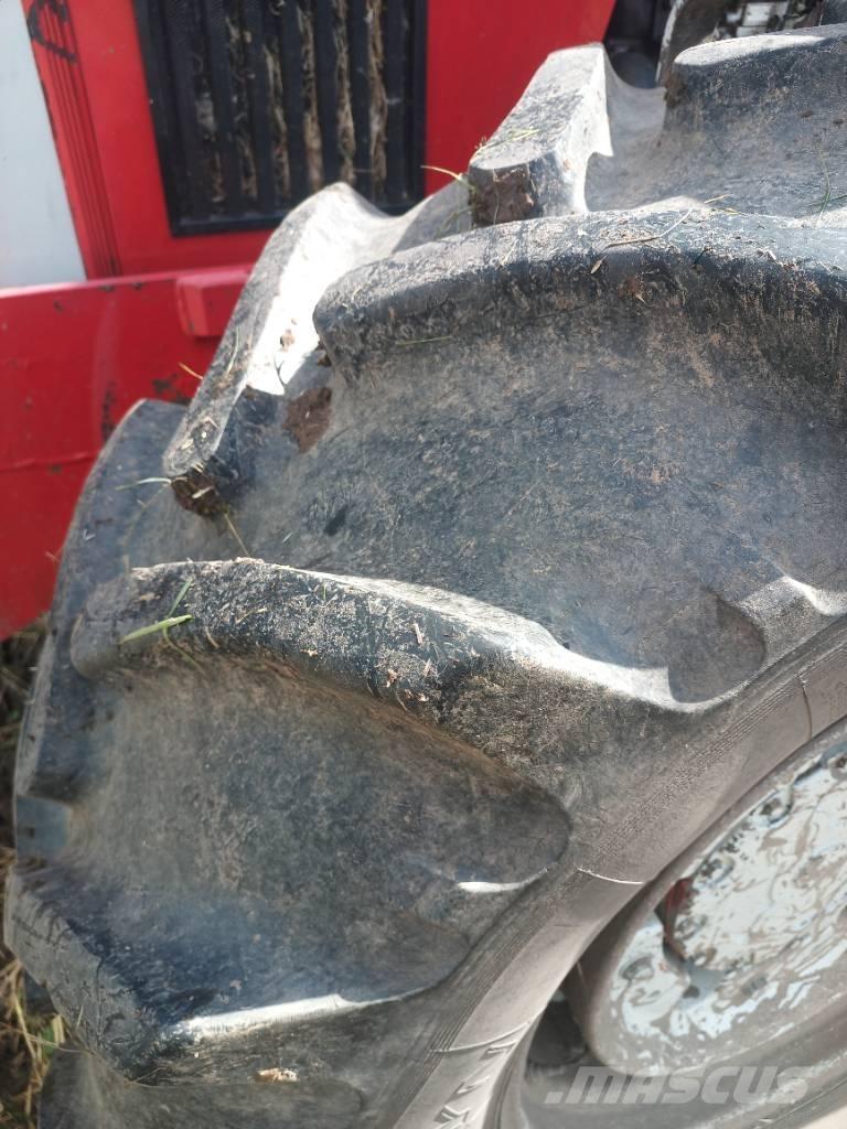 Massey Ferguson 2725 Traktorid