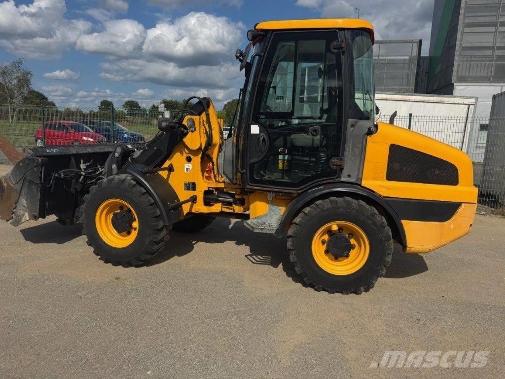 JCB 406 T4 Rataslaadurid