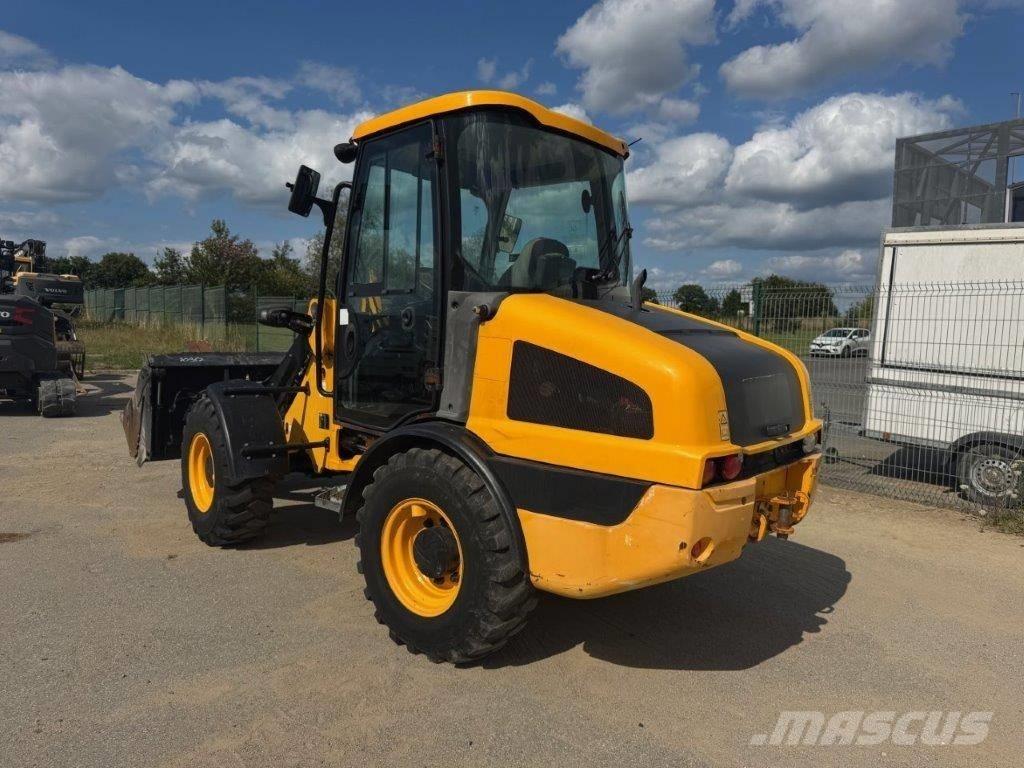 JCB 406 T4 Rataslaadurid