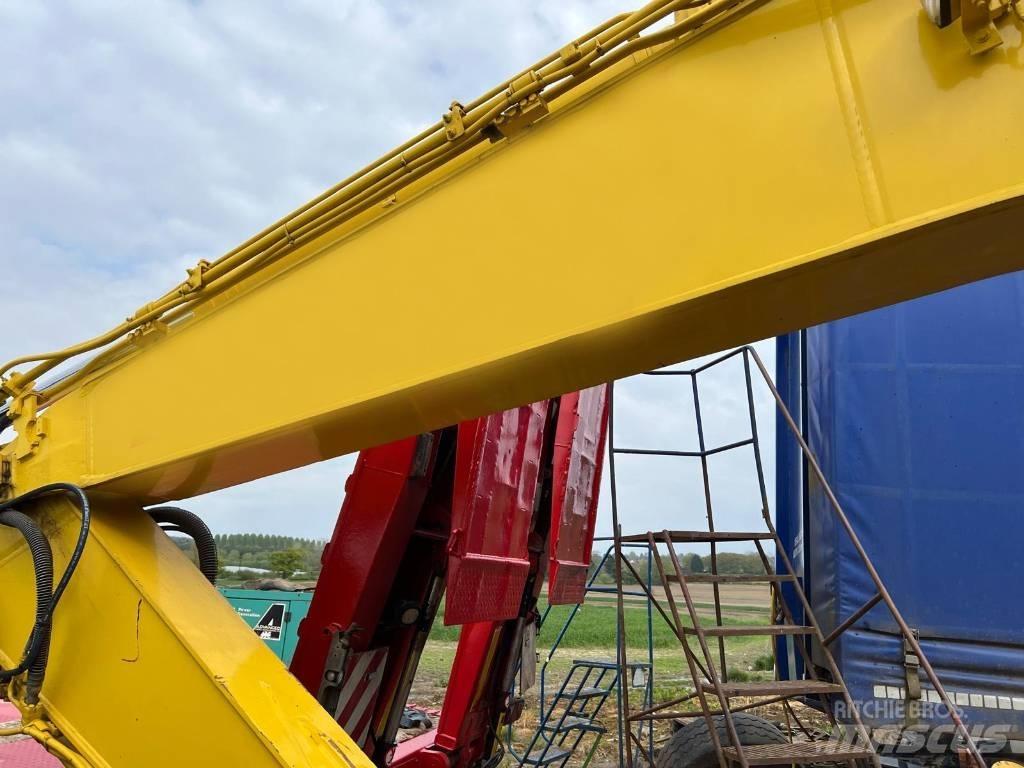 Komatsu PC 228 USLC Roomikekskavaatorid