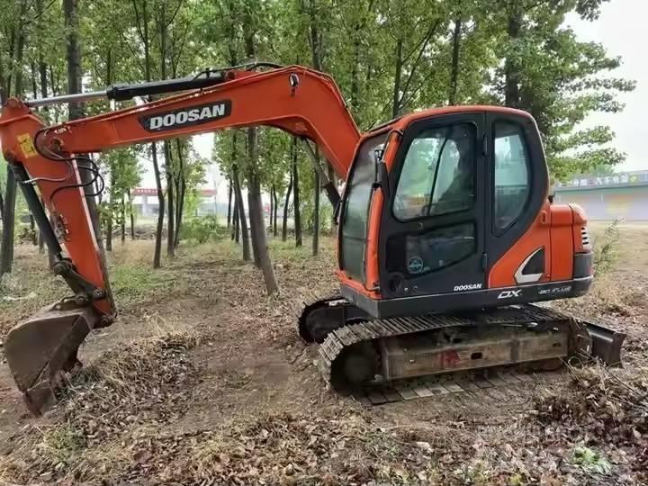 Doosan DX 75 Roomikekskavaatorid