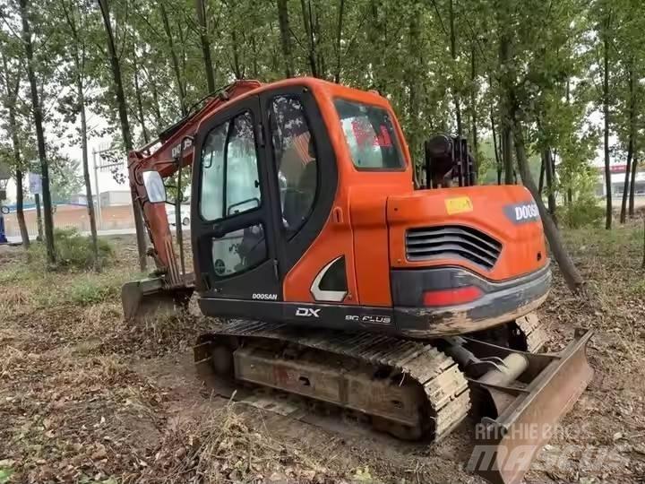 Doosan DX 75 Roomikekskavaatorid
