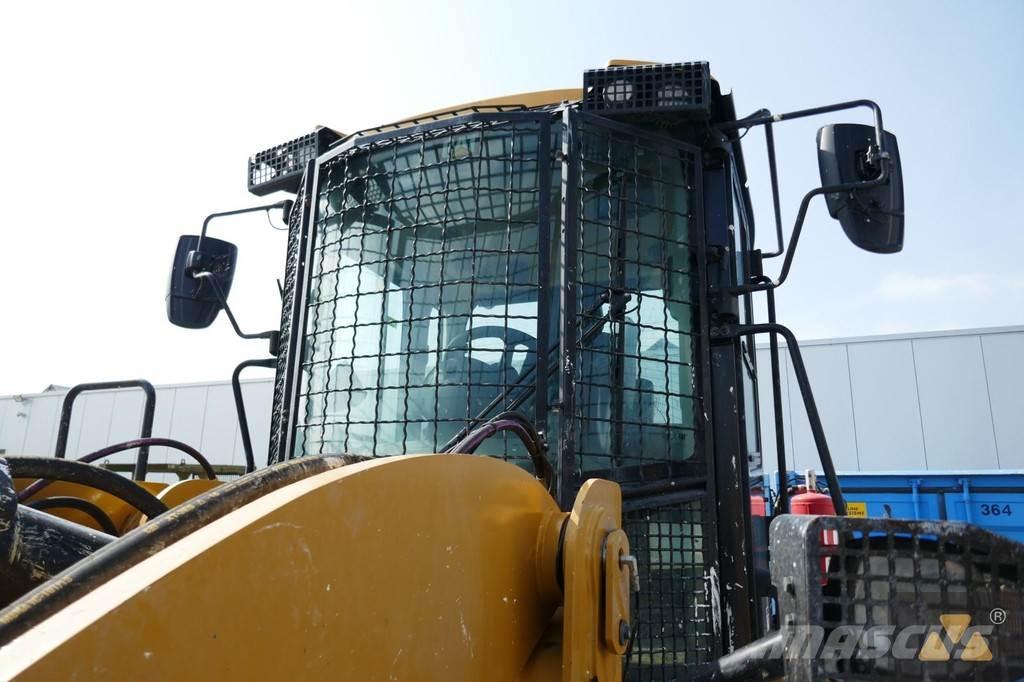 CAT Cab guards Kabiinid