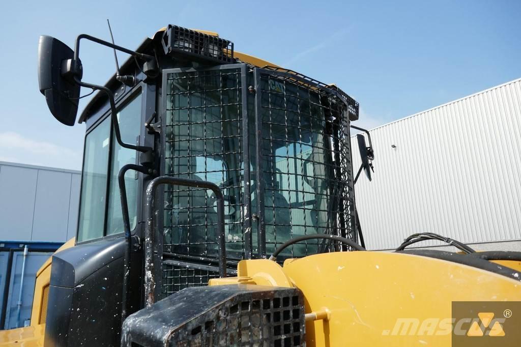 CAT Cab guards Kabiinid