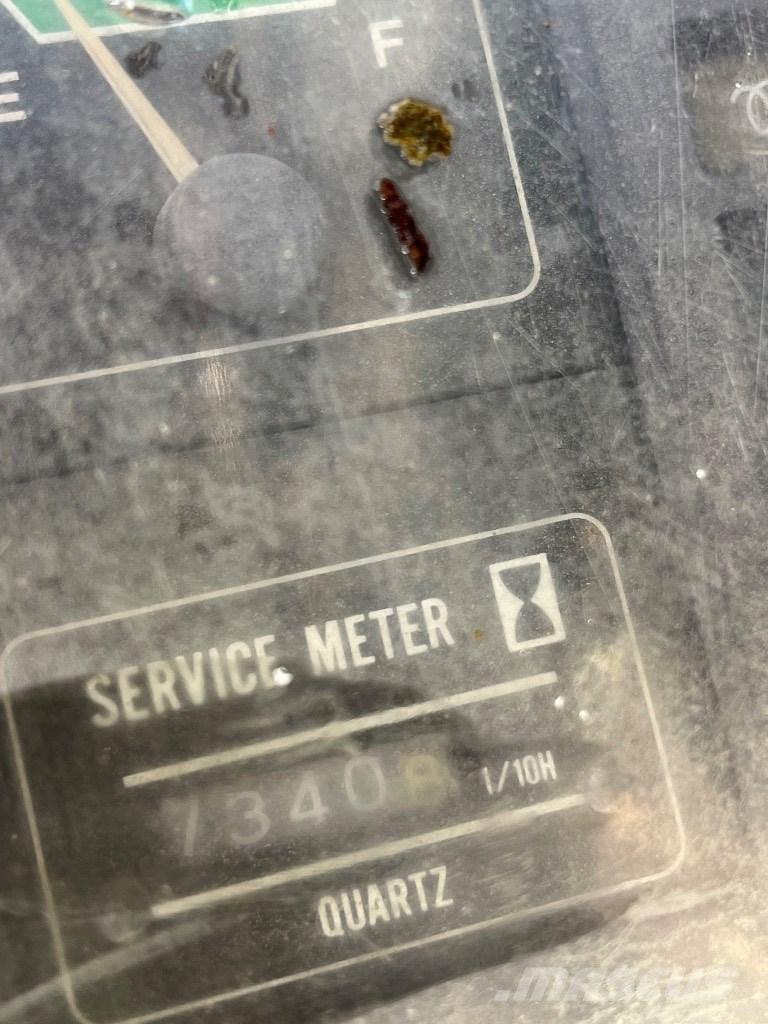 Hitachi EX 200-1 Roomikekskavaatorid