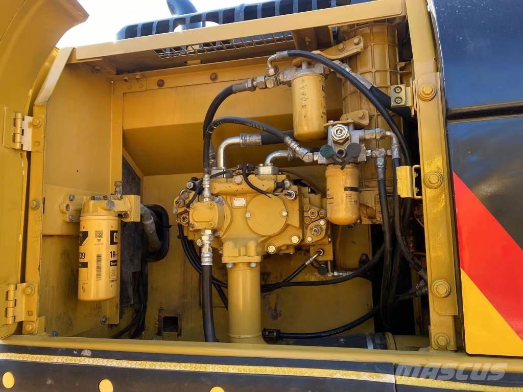 CAT 325 D Roomikekskavaatorid