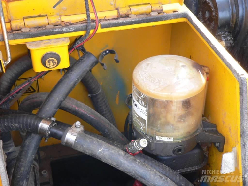 JCB JS 131LC+ Roomikekskavaatorid